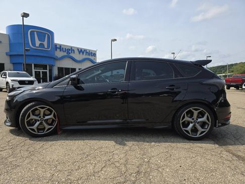 Used 2018 Ford Focus ST FWD image 15
