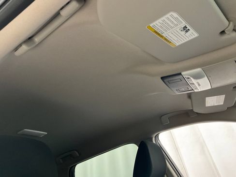 Used 2025 Nissan Rogue SV AWD/4WD image 22