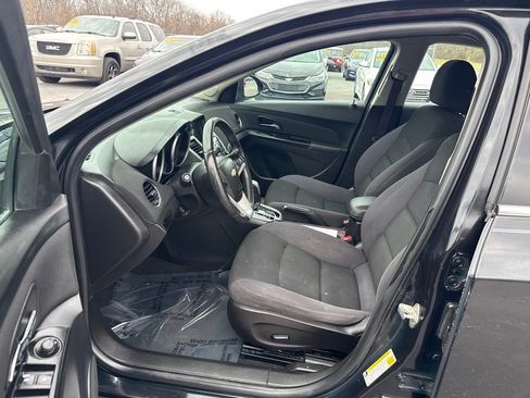 Used 2014 Chevrolet Cruze LT image 9