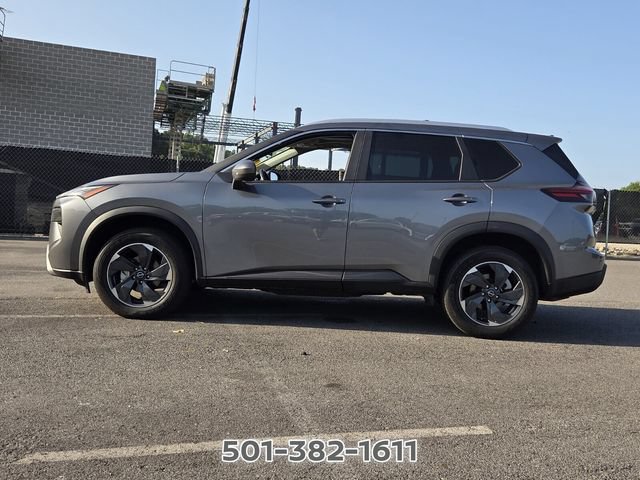 Used 2024 Nissan Rogue SV w/ SV Premium Package AWD/4WD image 2