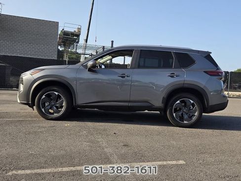 Used 2024 Nissan Rogue SV w/ SV Premium Package AWD/4WD image 2