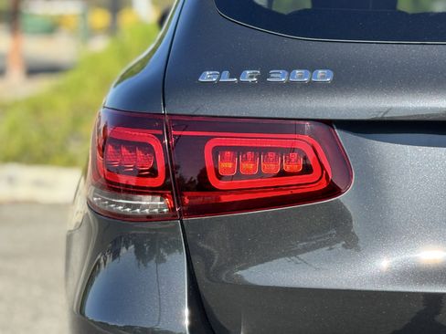 Used 2021 Mercedes-Benz GLC 300 4MATIC image 13