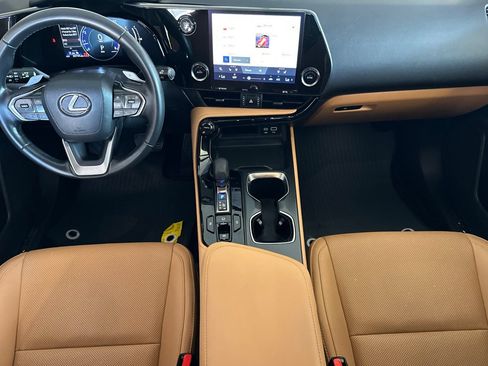 Certified 2025 Lexus NX 250 FWD w/ Premium Package image 10