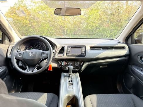Used 2018 Honda HR-V LX image 15