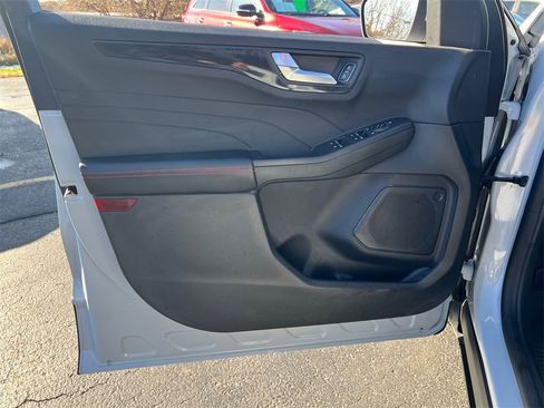 Used 2025 Ford Escape ST-Line Elite image 11