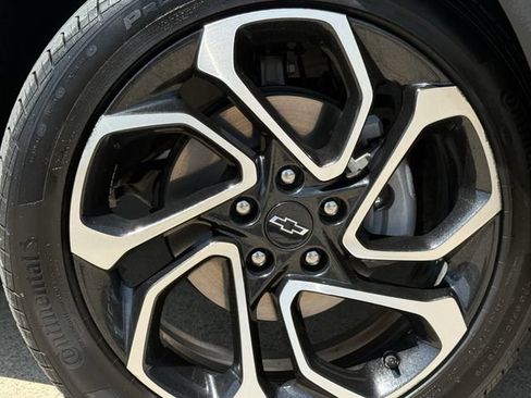 Certified 2024 Chevrolet Trax RS w/ Sunroof Package FWD image 11
