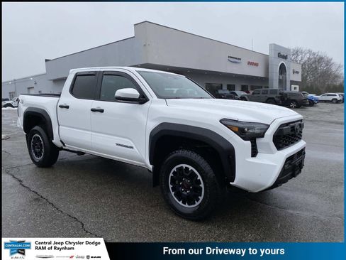 Used 2024 Toyota Tacoma TRD Off-Road w/ TRD Off Road Upgrade Package image 1