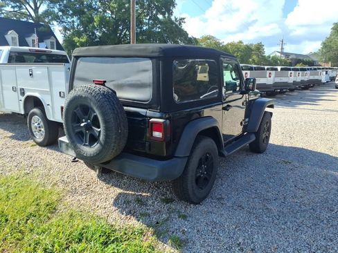 Used 2018 Jeep Wrangler Sport AWD/4WD image 4
