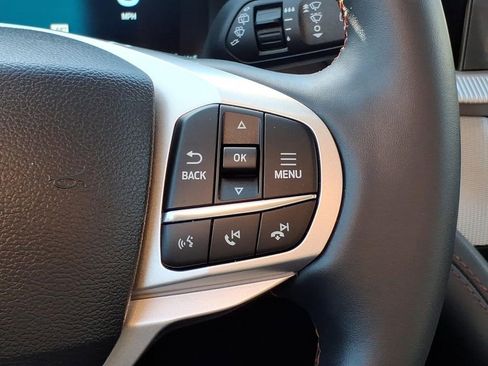 Used 2025 Ford Explorer Active image 20