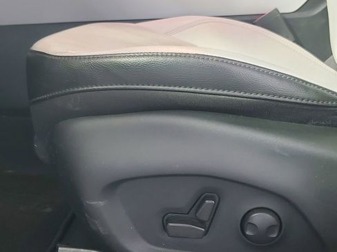 Used 2022 Jeep Compass Limited image 11