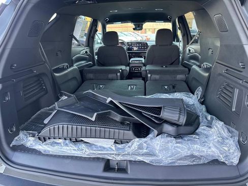 New 2026 Chevrolet Traverse LT w/ Driver Confidence Package image 6