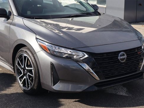 Certified 2025 Nissan Sentra SR image 3