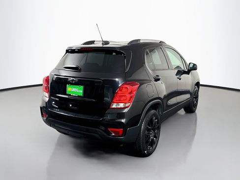 Used 2022 Chevrolet Trax LT w/ Midnight Edition AWD/4WD image 10