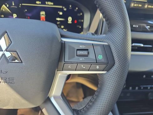 New 2026 Mitsubishi Outlander SE image 18