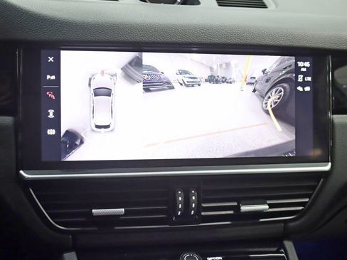Used 2023 Porsche Cayenne image 19