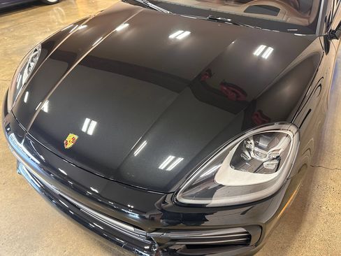 Used 2023 Porsche Cayenne Platinum Edition AWD/4WD image 28
