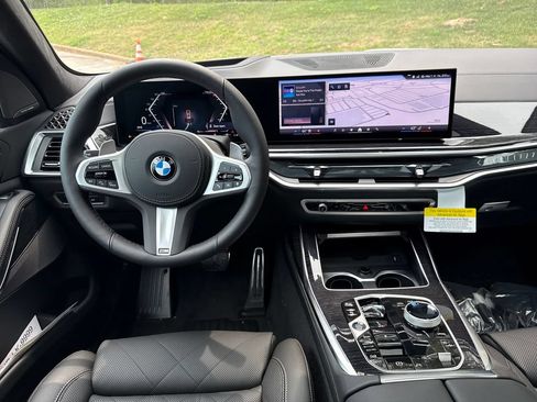 Used 2027 BMW X7 xDrive40i w/ Executive Package AWD/4WD image 22
