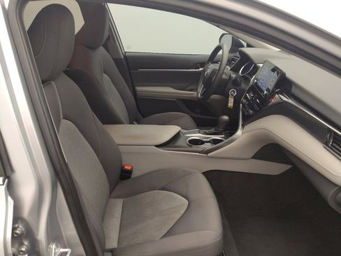 Used 2021 Toyota Camry LE image 21