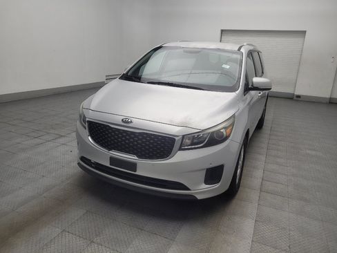 Used 2018 Kia Sedona LX w/ LX Essentials Premium Package FWD image 15