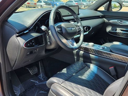 Used 2023 Genesis GV70 3.5T Sport w/ Sport Prestige Package AWD/4WD image 7