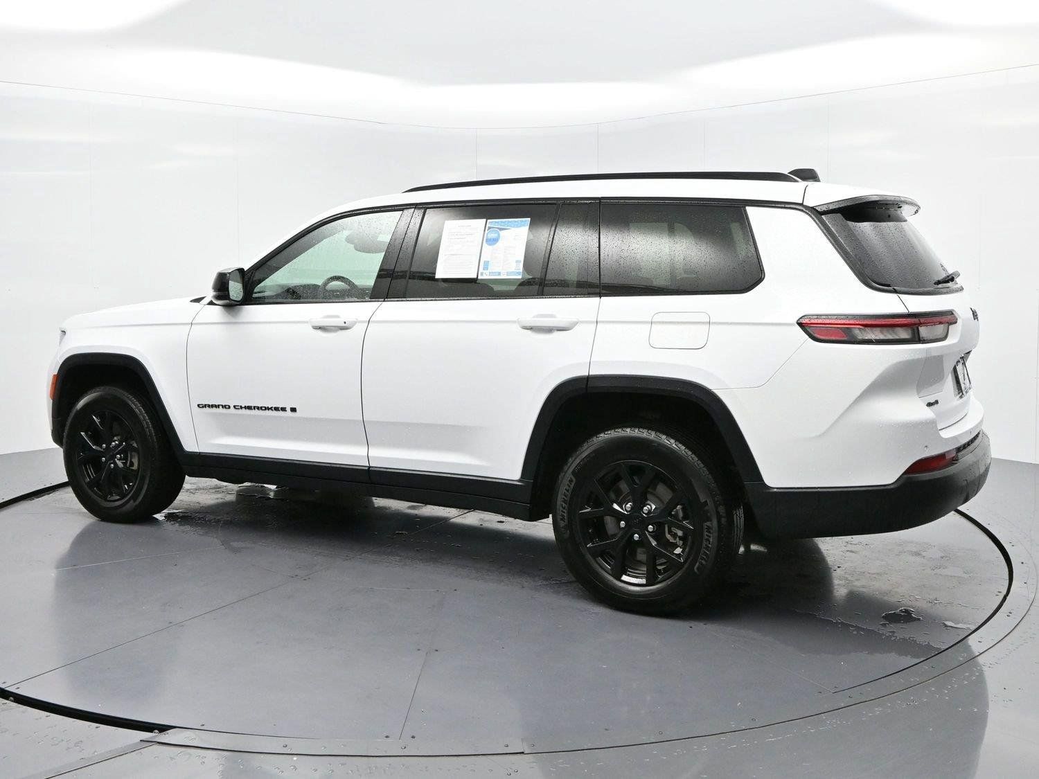 Used 2024 Jeep Grand Cherokee L Altitude AWD/4WD image 5