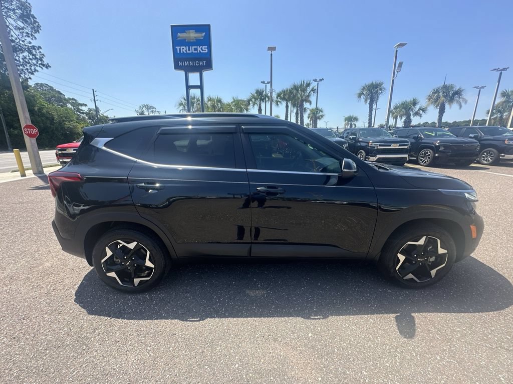 Used 2024 Kia Seltos EX AWD/4WD image 17