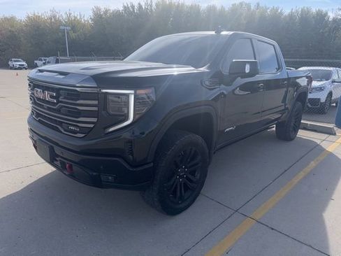 Used 2024 GMC Sierra 1500 AT4 w/ Technology Package image 2