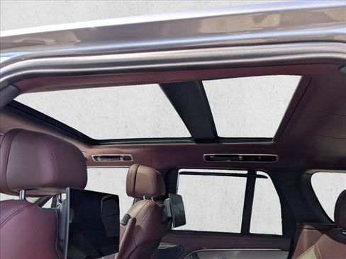 Certified 2023 Land Rover Range Rover Autobiography AWD/4WD image 19