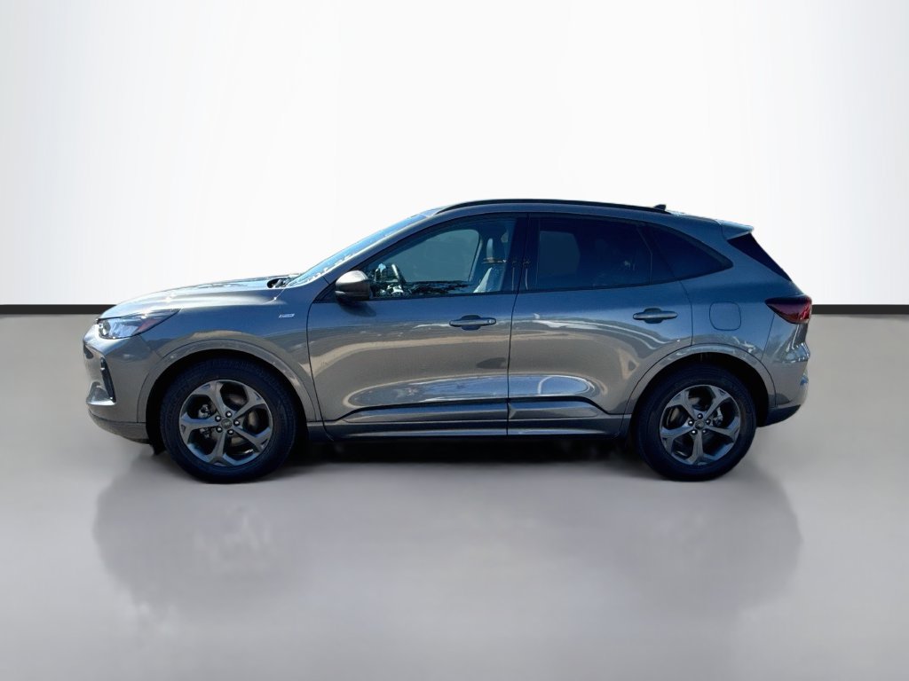 Used 2024 Ford Escape ST-Line w/ Tech Pack #1 FWD image 4