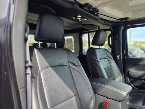Used 2023 Jeep Wrangler Unlimited Sahara image 11