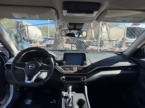 Used 2025 Nissan Altima 2.5 SV image 27