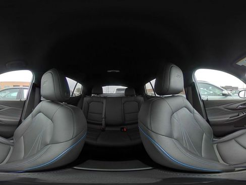 Used 2025 Buick Envista Sport Touring image 41