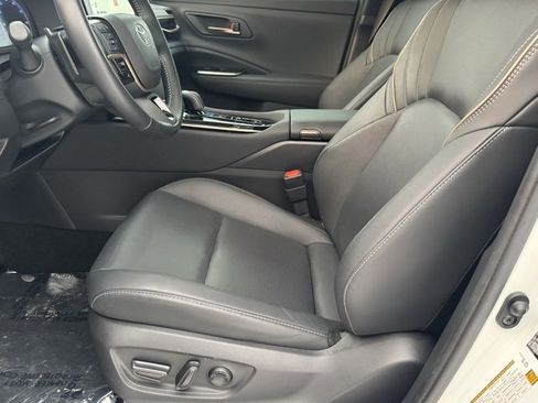 Used 2025 Toyota Crown Signia image 5