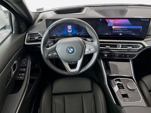 Used 2024 BMW 330i xDrive Sedan w/ Premium Package AWD/4WD image 21