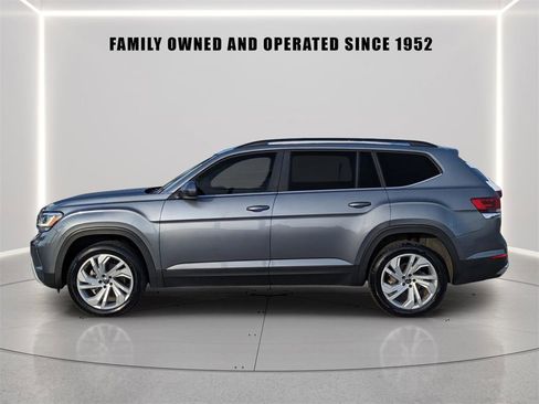 Certified 2023 Volkswagen Atlas SE w/ Panoramic Sunroof Package image 2