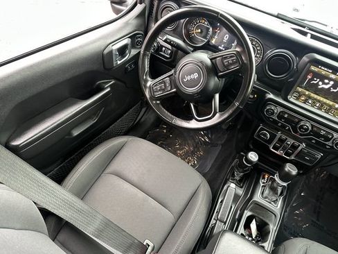 Used 2022 Jeep Gladiator Sport image 18