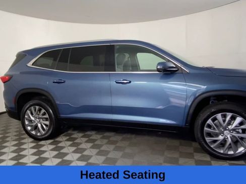 Used 2025 Buick Enclave Preferred image 3