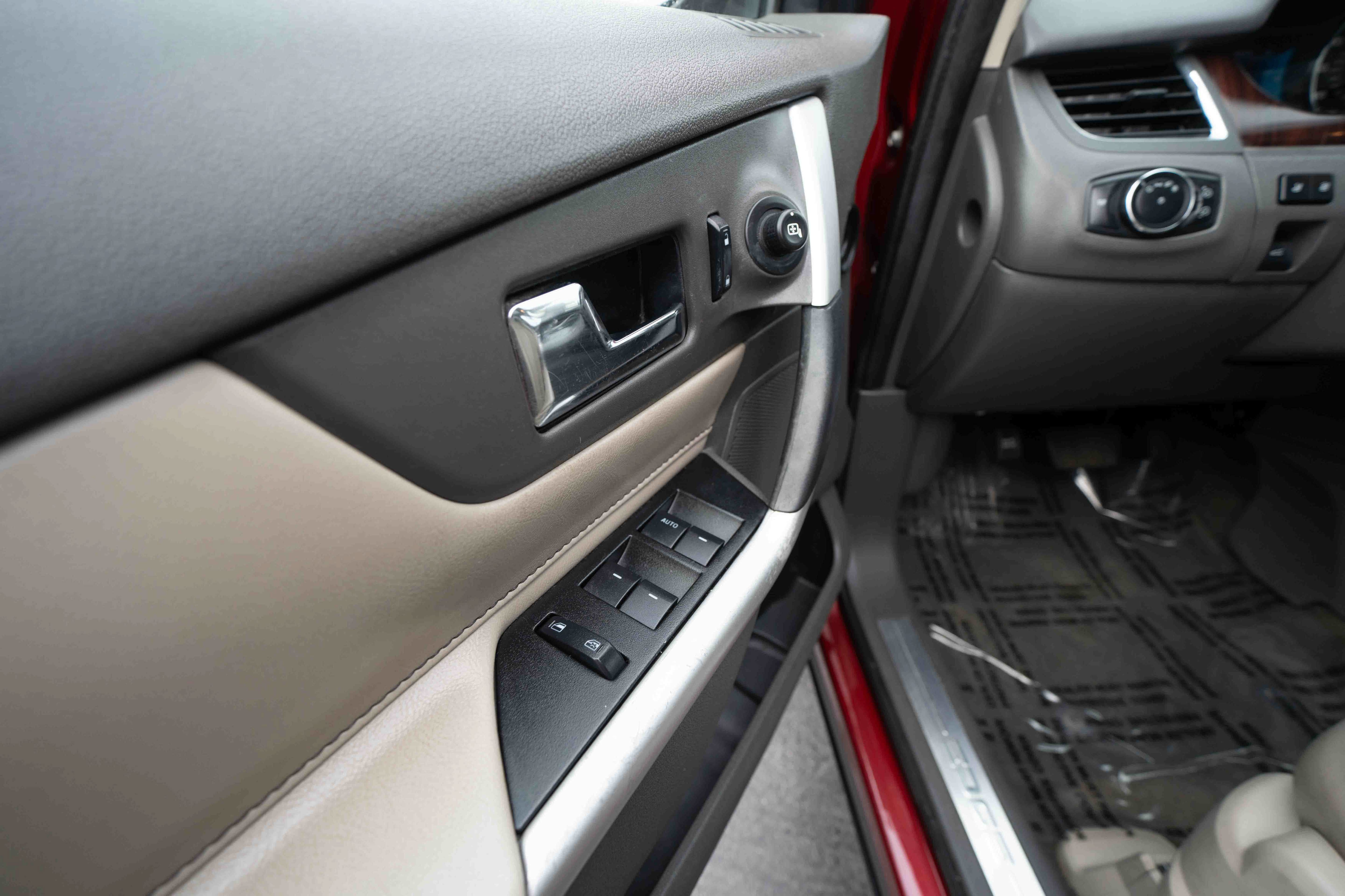 Used 2013 Ford Edge Limited FWD image 7