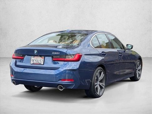 Used 2024 BMW 330i Sedan w/ Premium Package image 5
