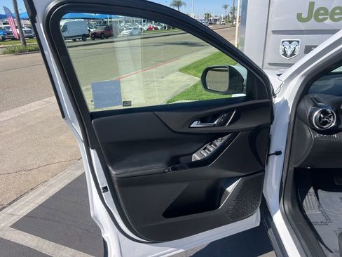 Used 2025 Chevrolet Equinox LT image 21