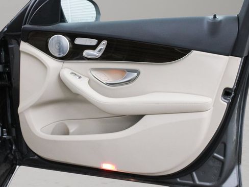 Used 2019 Mercedes-Benz C 300 Sedan image 23