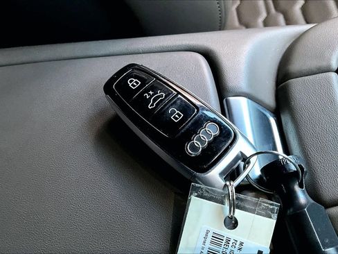 Used 2023 Audi RS e-tron GT image 14