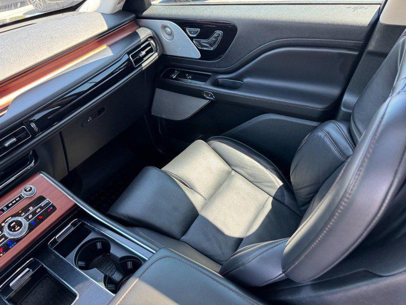 Certified 2023 Lincoln Aviator Reserve w/ Equipment Group 201A AWD/4WD image 11