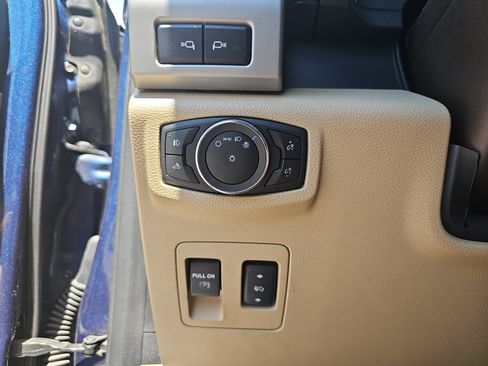 Used 2018 Ford F150 Lariat w/ Equipment Group 502A Luxury AWD/4WD image 24