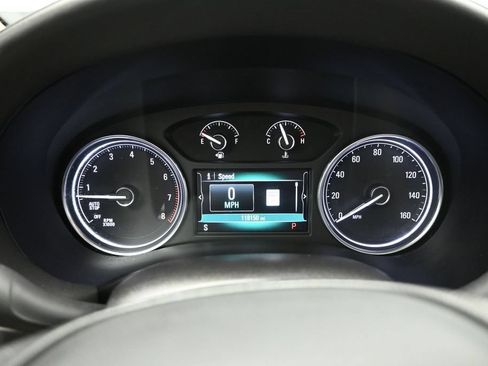 Used 2018 Buick Enclave Essence AWD/4WD image 16