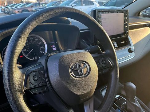 Used 2022 Toyota Corolla LE image 17