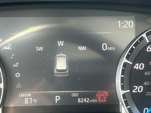 Certified 2025 Toyota Highlander XLE AWD/4WD image 17