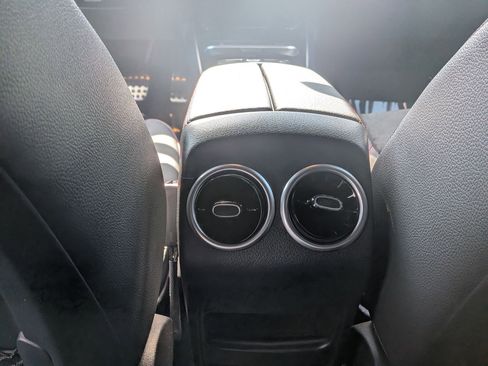 Used 2025 Mercedes-Benz GLA 250 4MATIC image 27