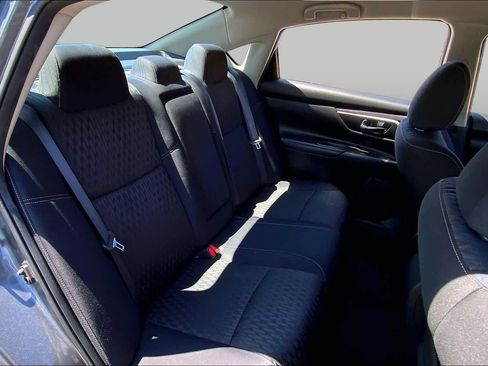 Used 2017 Nissan Altima FWD image 20