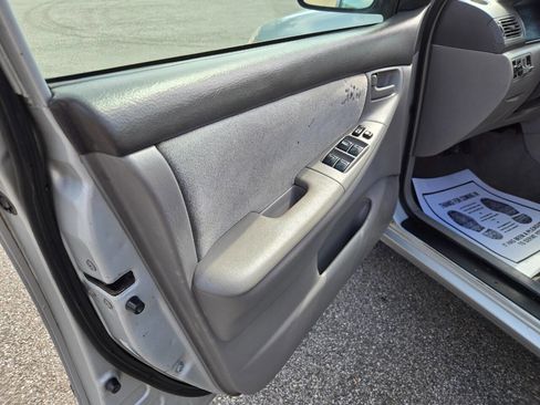 Used 2005 Toyota Corolla CE FWD image 18